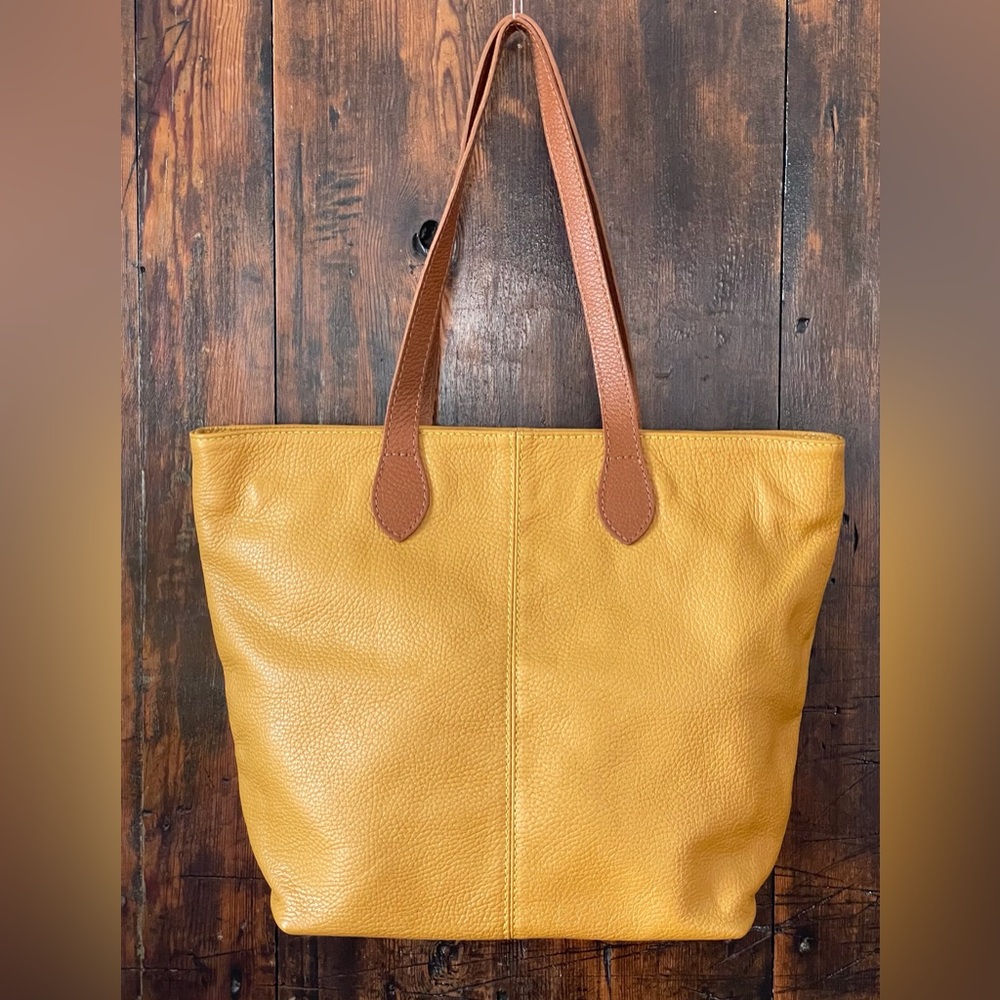 Italian Leather Shoulder Bag: Handmade Elegant Shopper Tote by LussoinPelle - Picture 10 of 11